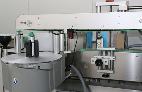 蜂蜜瓶雙面貼標機