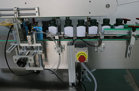 橄欖油貼標(biāo)機(jī)