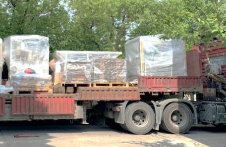 知名外資制藥企業定制軒特紙箱全自動貼標生產線