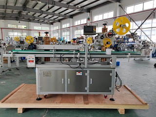 2025.7.28阿根廷紙盒封口不干膠貼標機